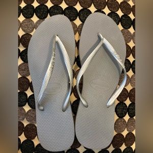 Havaianas silver sandals size 7/8